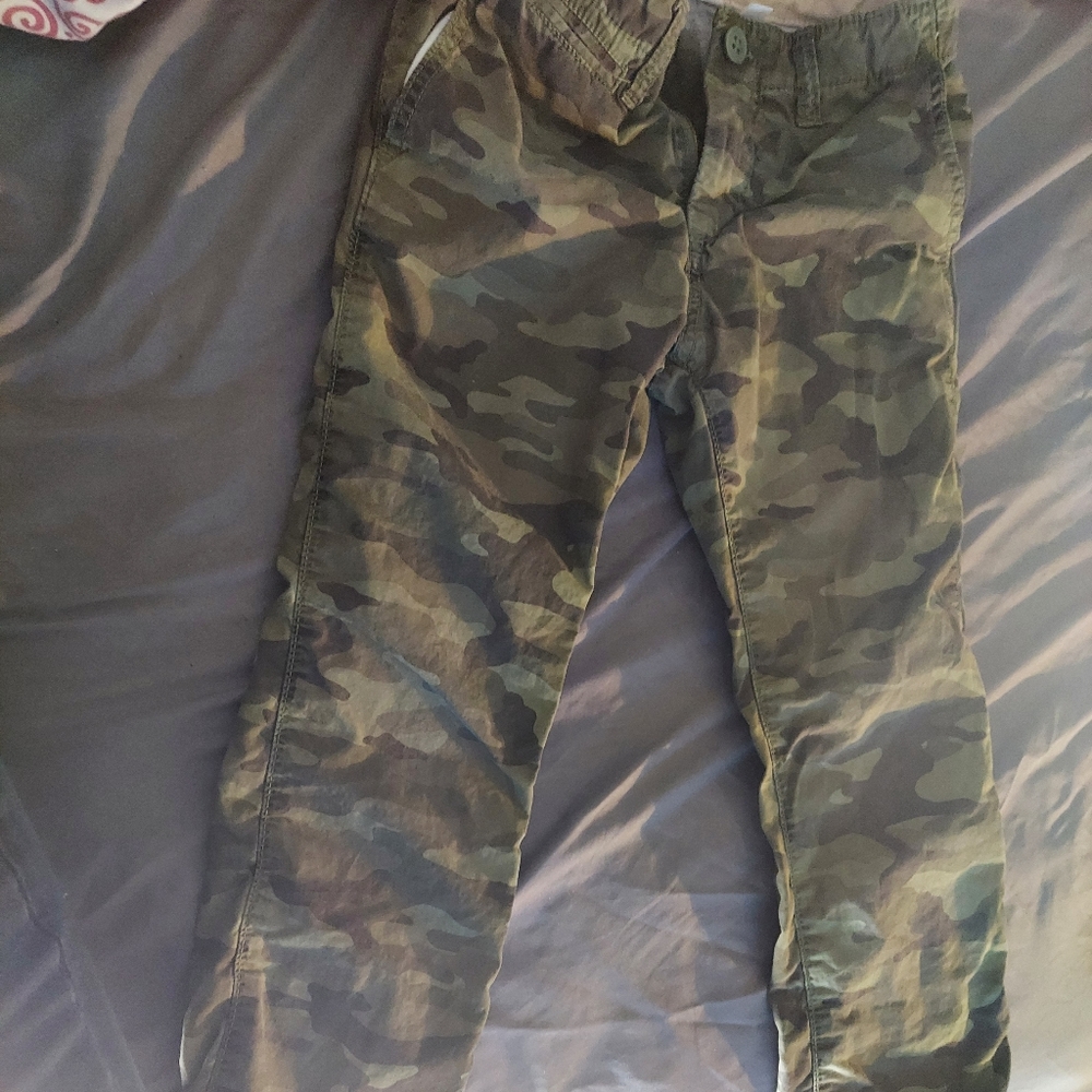Gap Army pants with gray lining for cold weather sizes 7 boys